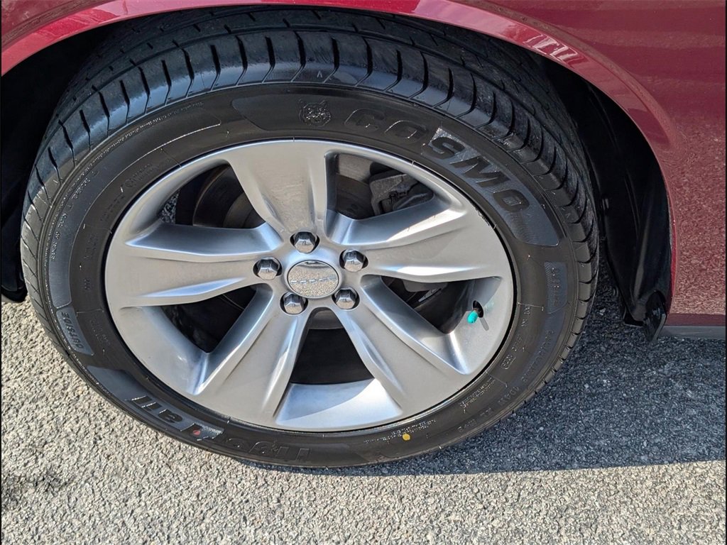 Used 2019 Dodge Challenger SXT image 21