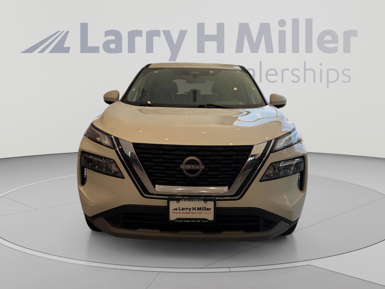 Used 2023 Nissan Rogue SV FWD image 8