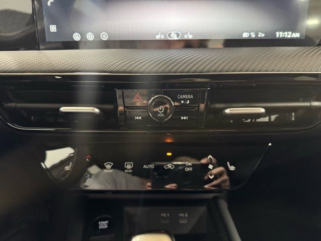 New 2026 Nissan Kicks SR w/ Cold Weather Package image 12