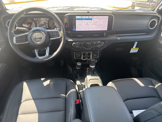 Used 2025 Jeep Wrangler Sahara image 18