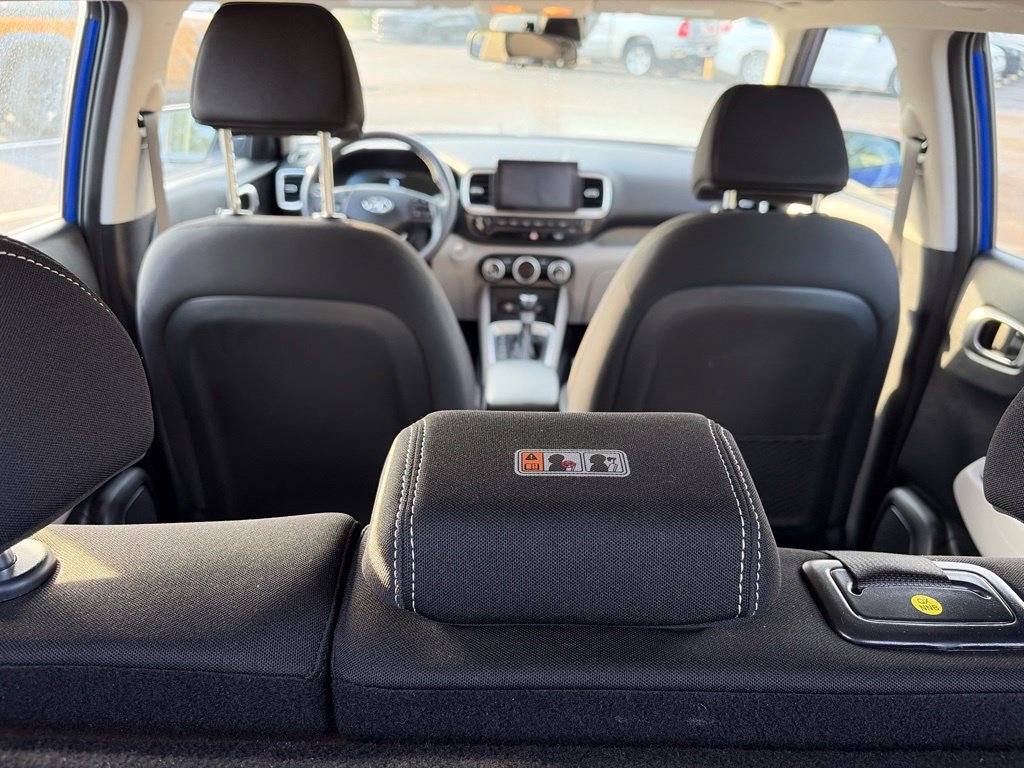 Used 2025 Hyundai Venue SEL FWD image 15
