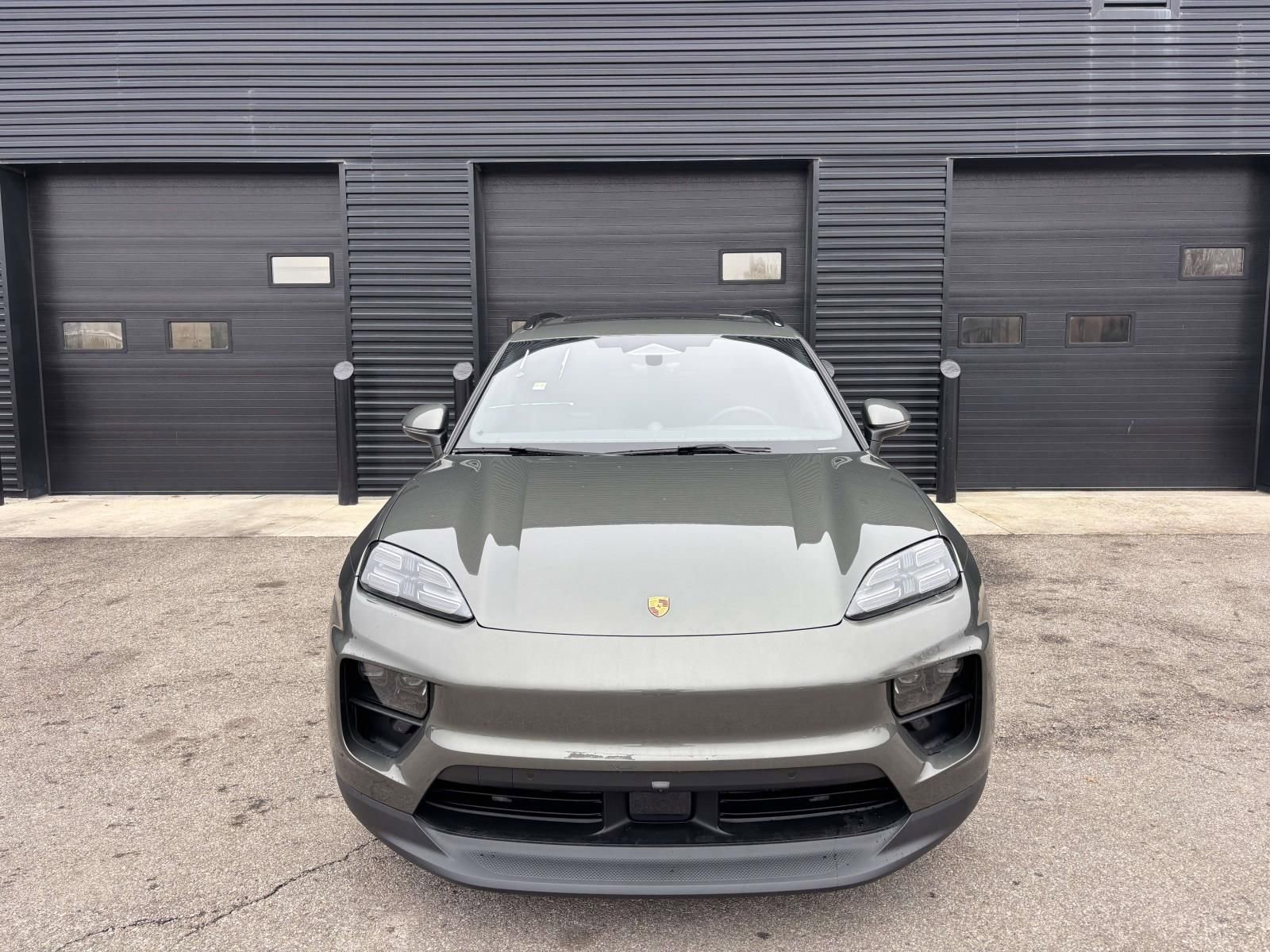 New 2026 Porsche Macan 4S Electric AWD/4WD image 13