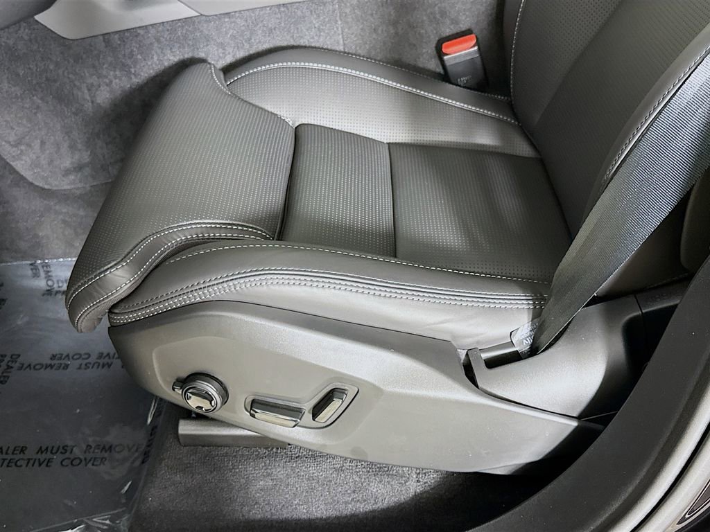 New 2026 Volvo XC90 B6 Ultra w/ Protection Package image 20