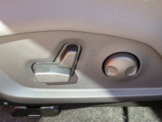 New 2026 Jeep Compass Latitude w/ Sun and Sound Group image 18