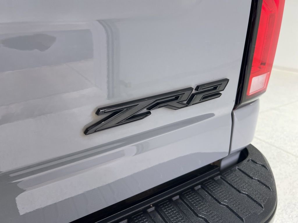 Used 2024 Chevrolet Silverado 2500 ZR2 w/ Technology Package image 29