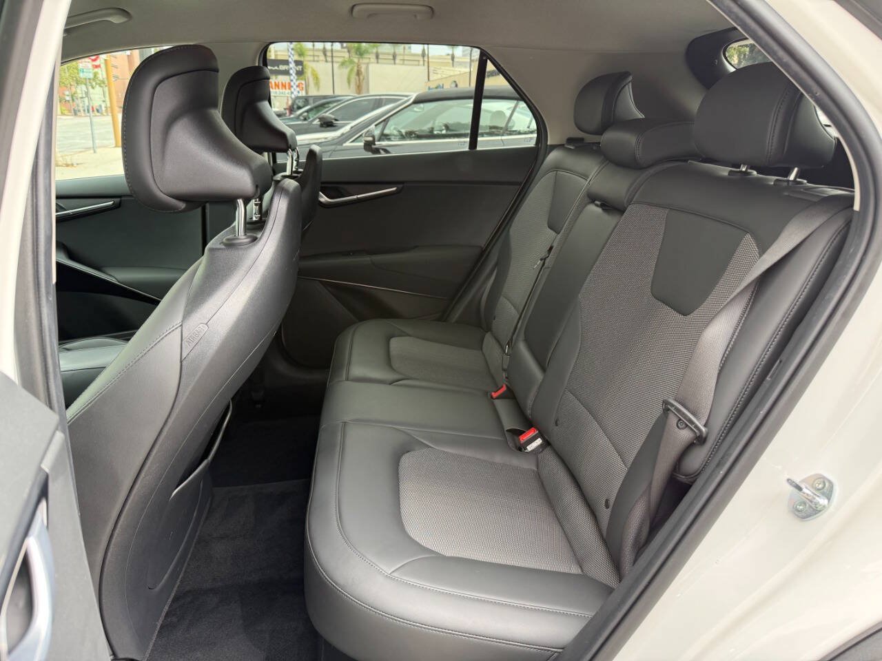 Used 2024 Kia Niro EX FWD image 30