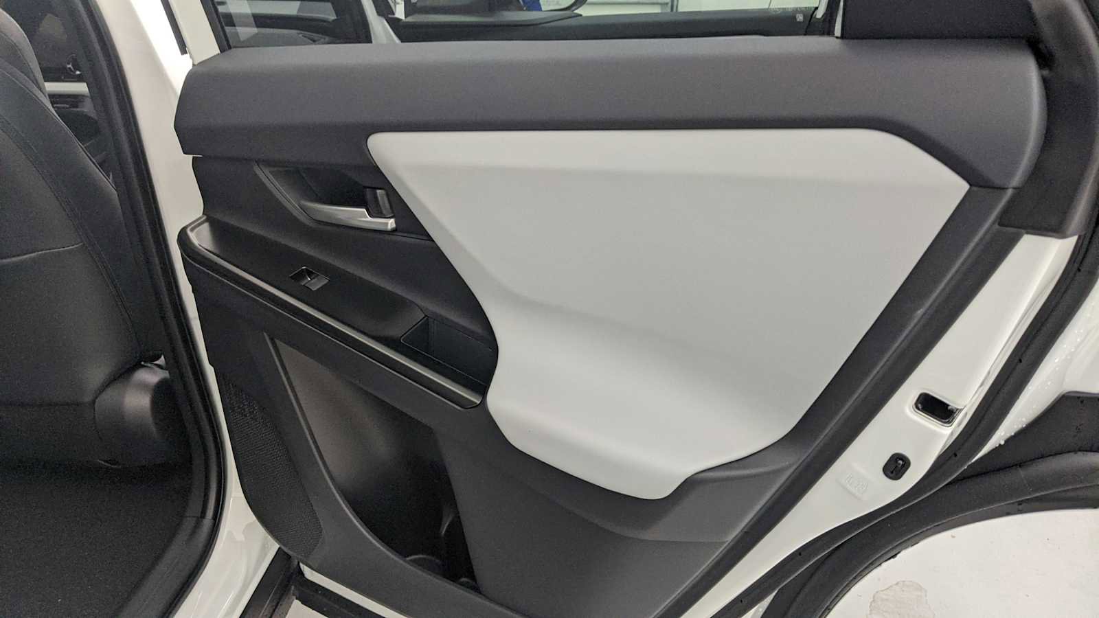 New 2026 Subaru Solterra image 31