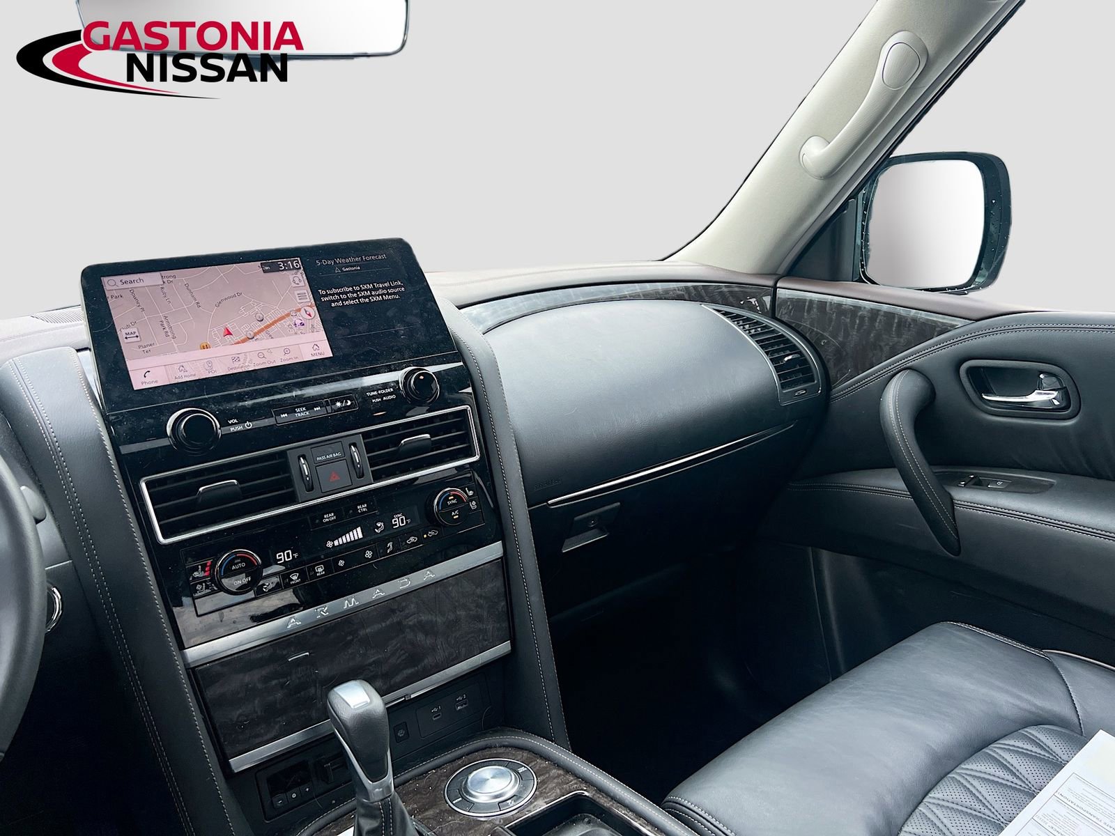 Used 2024 Nissan Armada Platinum w/ Captain's Chairs Package image 31