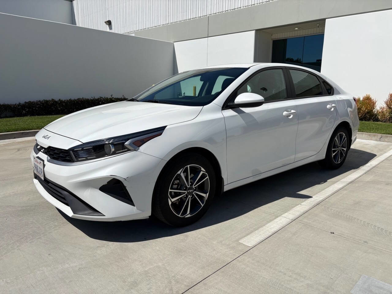 Used 2023 Kia Forte LXS image 1