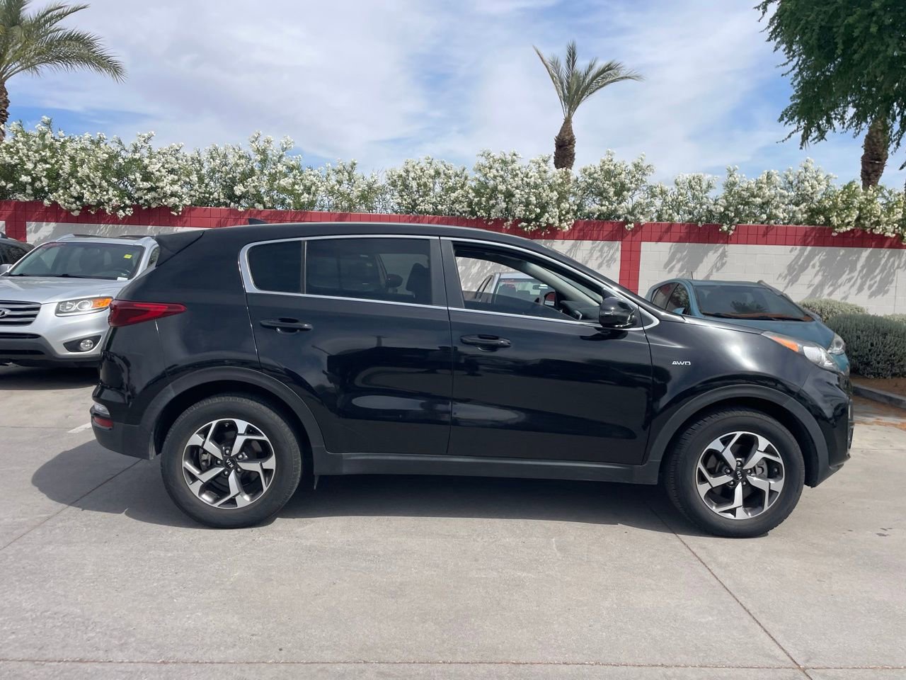 Used 2020 Kia Sportage LX w/ LX Popular Package image 2