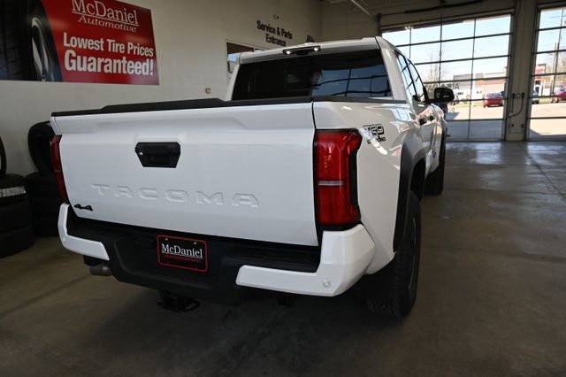 Used 2024 Toyota Tacoma TRD Off-Road w/ TRD Off Road Premium Package AWD/4WD image 6