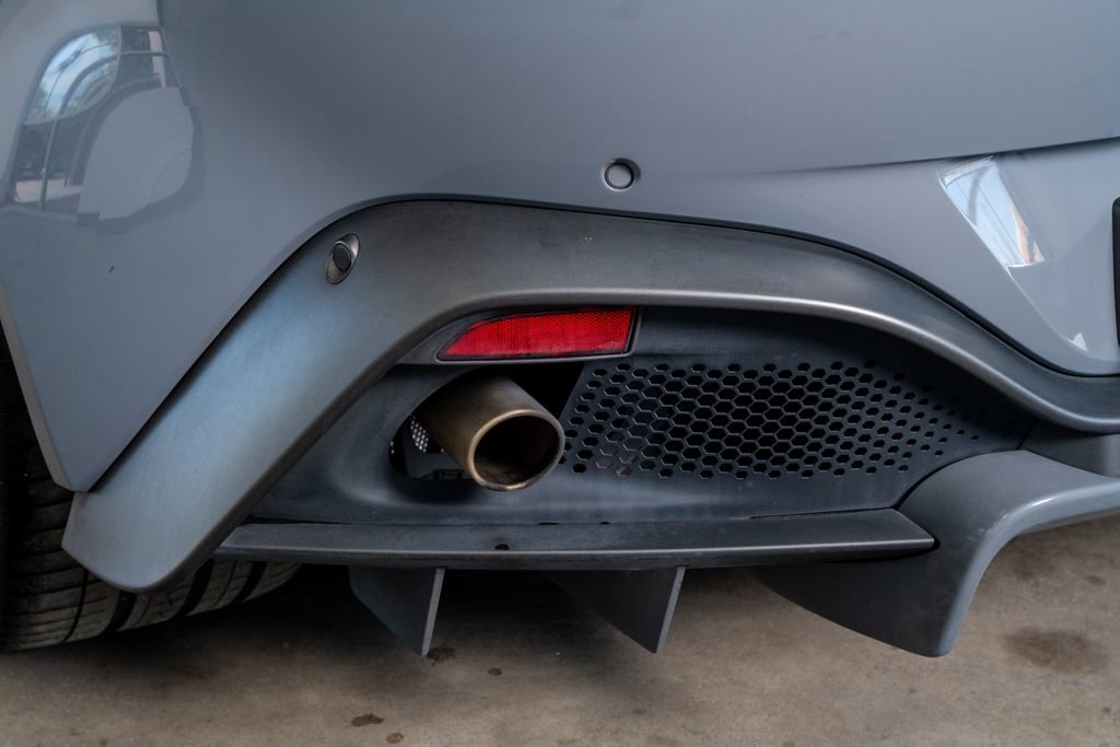 Used 2020 Aston Martin V8 Vantage Coupe image 26