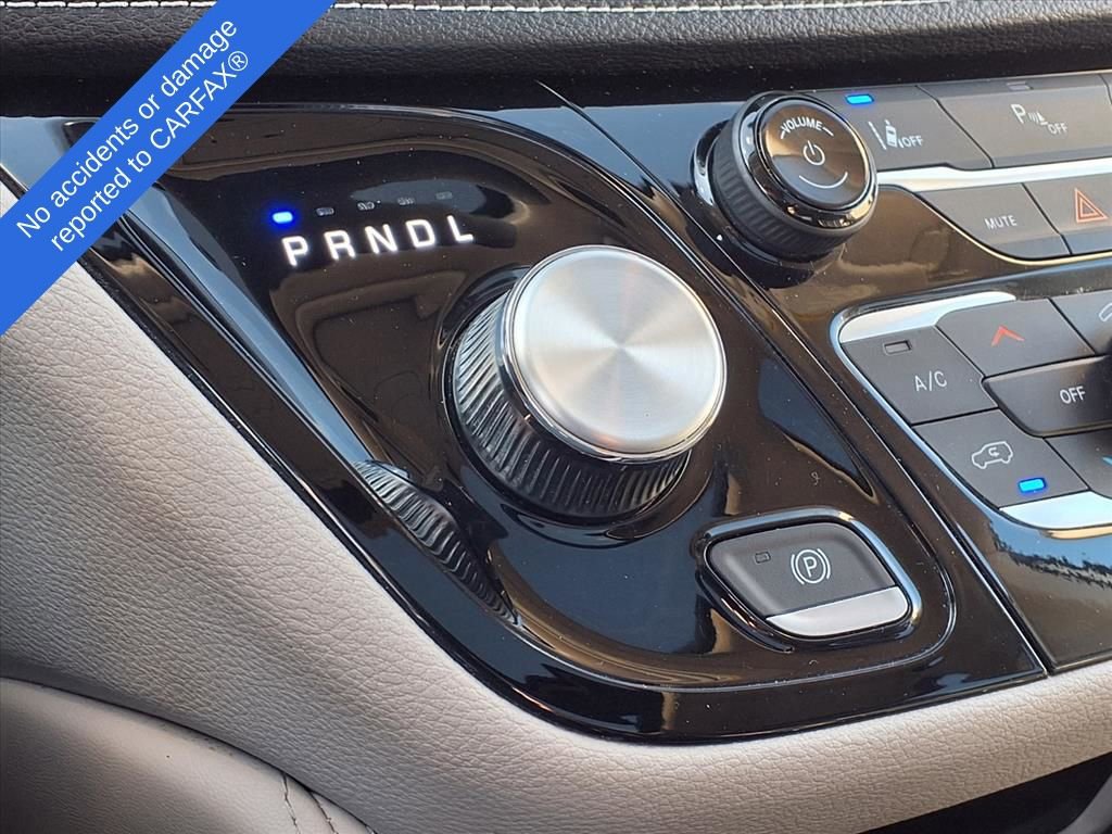 Used 2023 Chrysler Pacifica Limited image 24