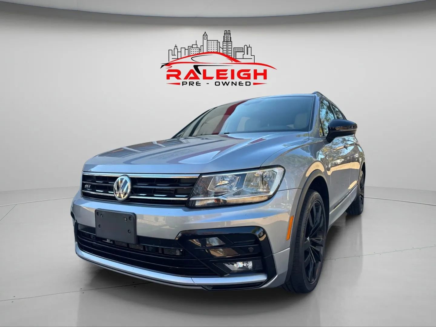 Used 2021 Volkswagen Tiguan SE R-Line w/ 3rd Row Seat Package image 5