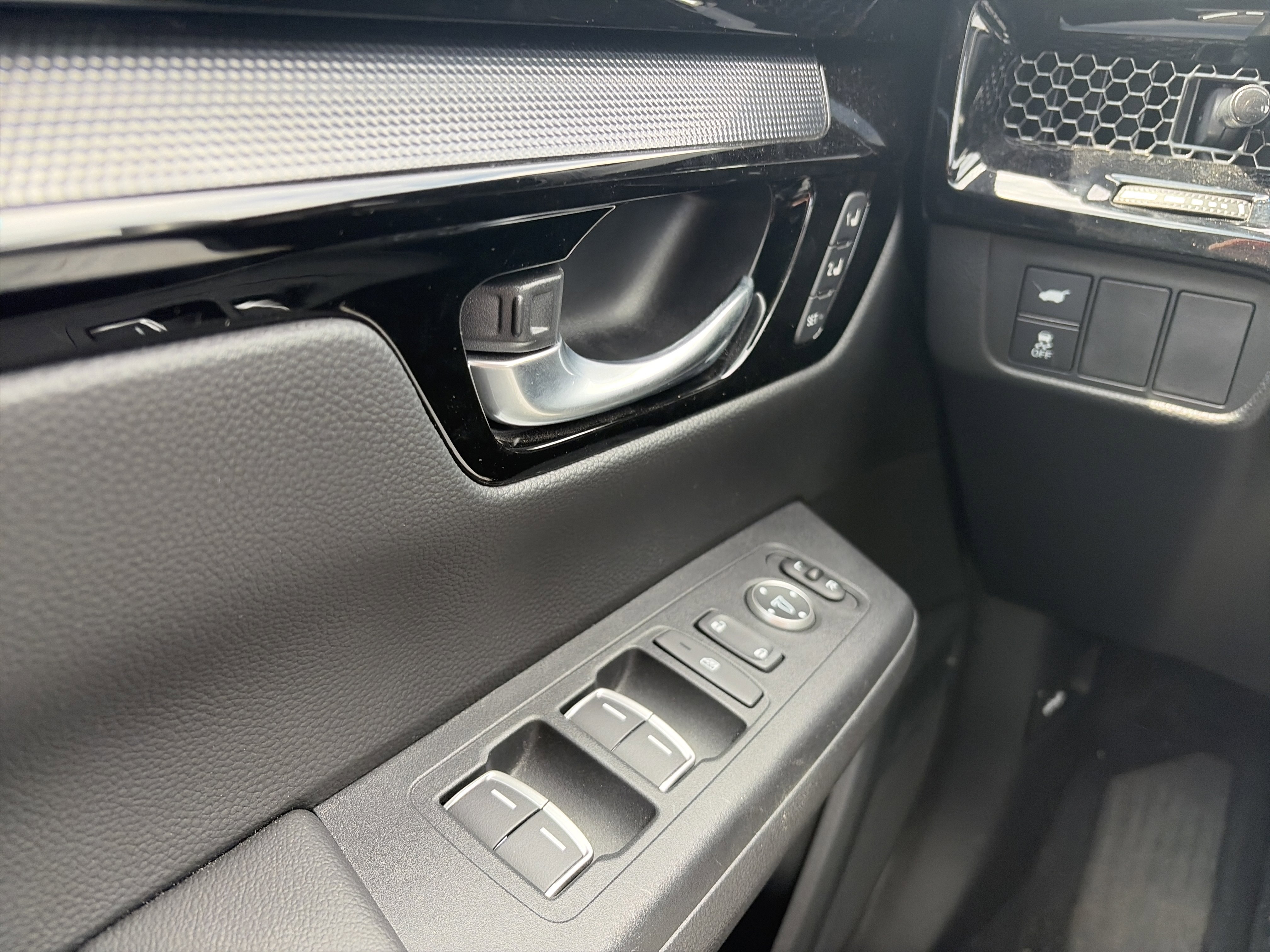 Used 2024 Honda CR-V Sport Touring image 27