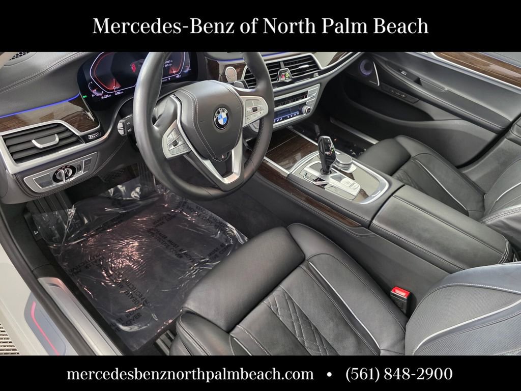Used 2022 BMW 750i xDrive image 10