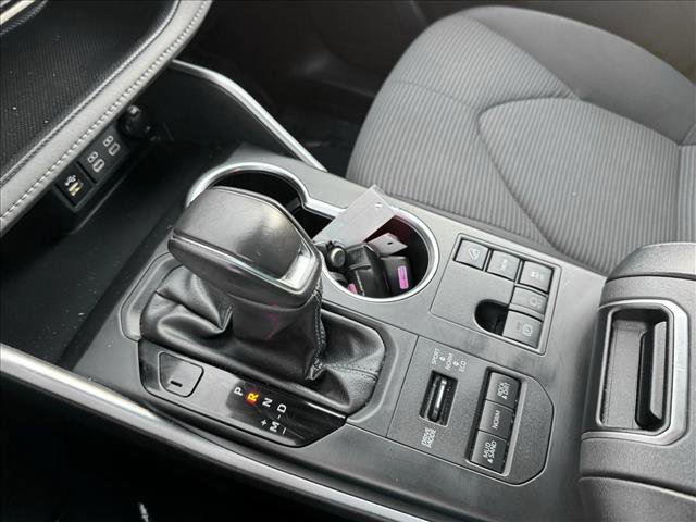 Used 2024 Toyota Highlander LE image 15