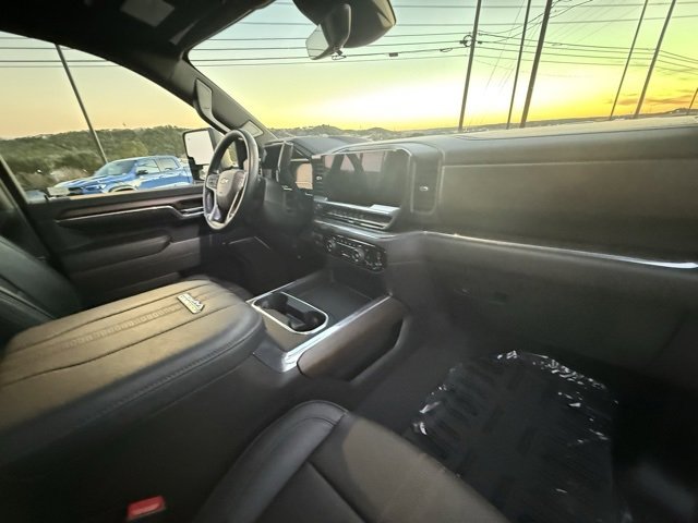 Certified 2024 Chevrolet Silverado 3500 High Country w/ Technology Package image 11