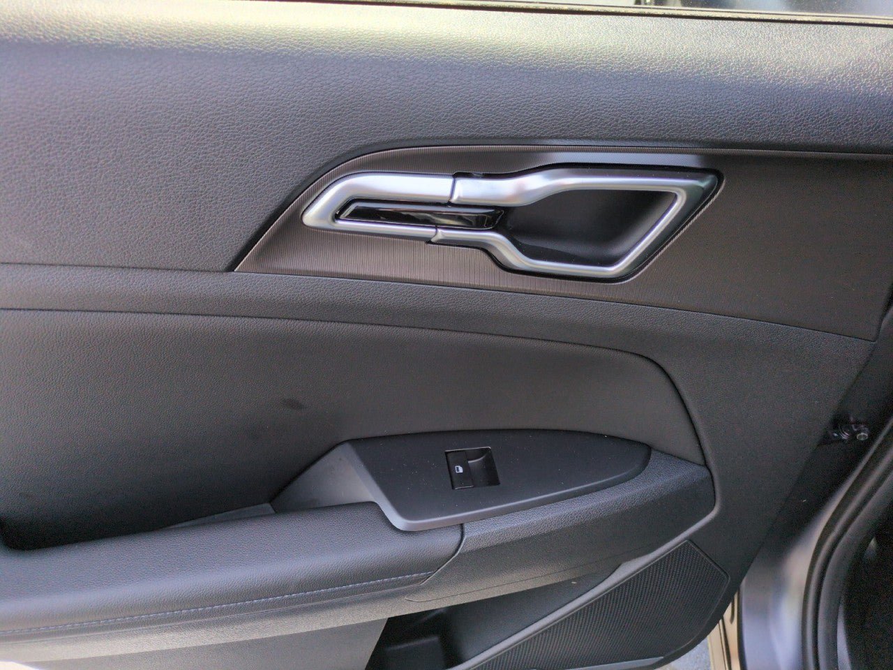 New 2026 Kia Sportage SX FWD image 32
