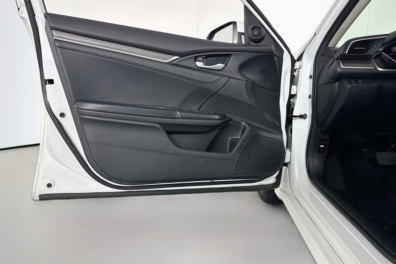 Used 2019 Honda Civic EX-L image 20