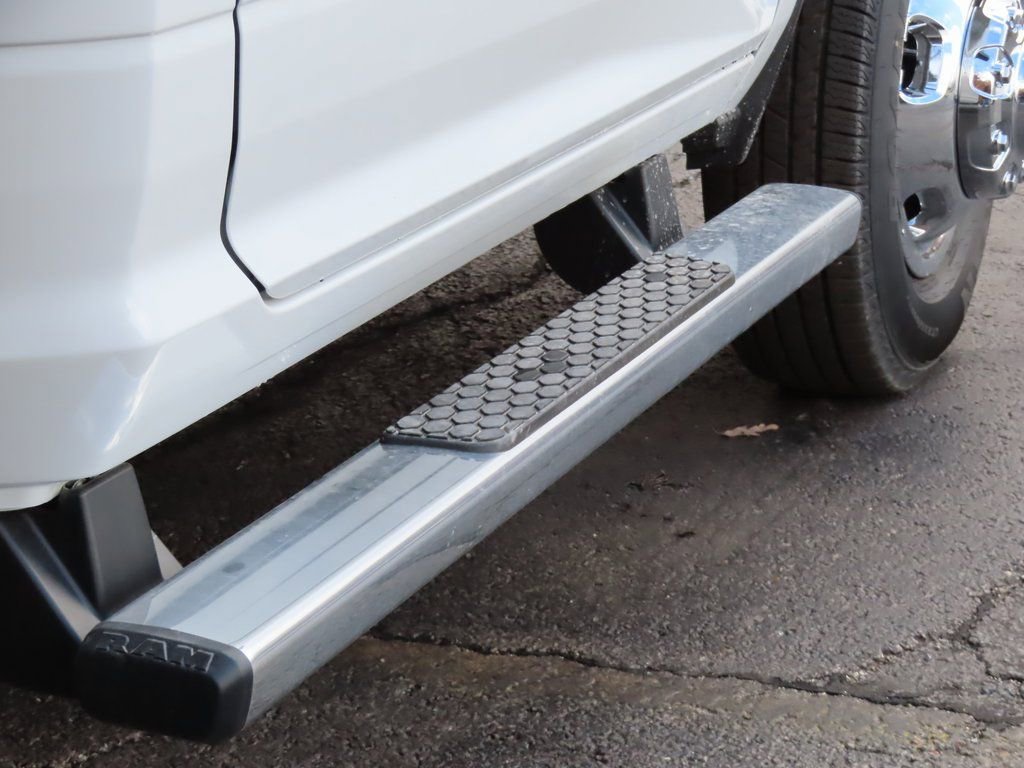 New 2024 RAM 3500 Tradesman AWD/4WD image 17