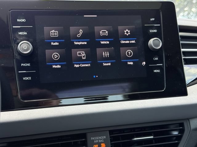 Used 2026 Volkswagen Jetta SE FWD image 16