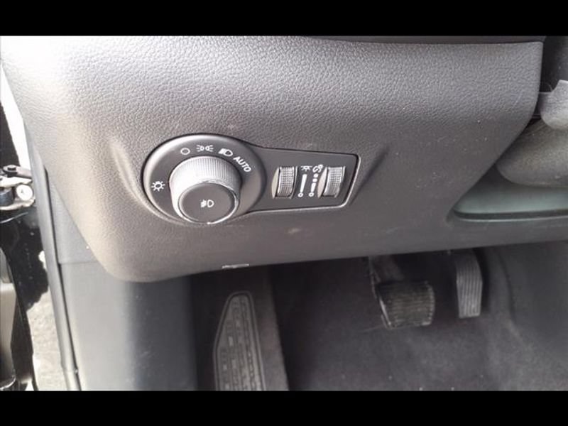Used 2024 Jeep Compass Latitude AWD/4WD image 12