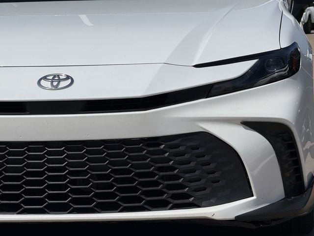 Used 2025 Toyota Camry SE FWD image 9