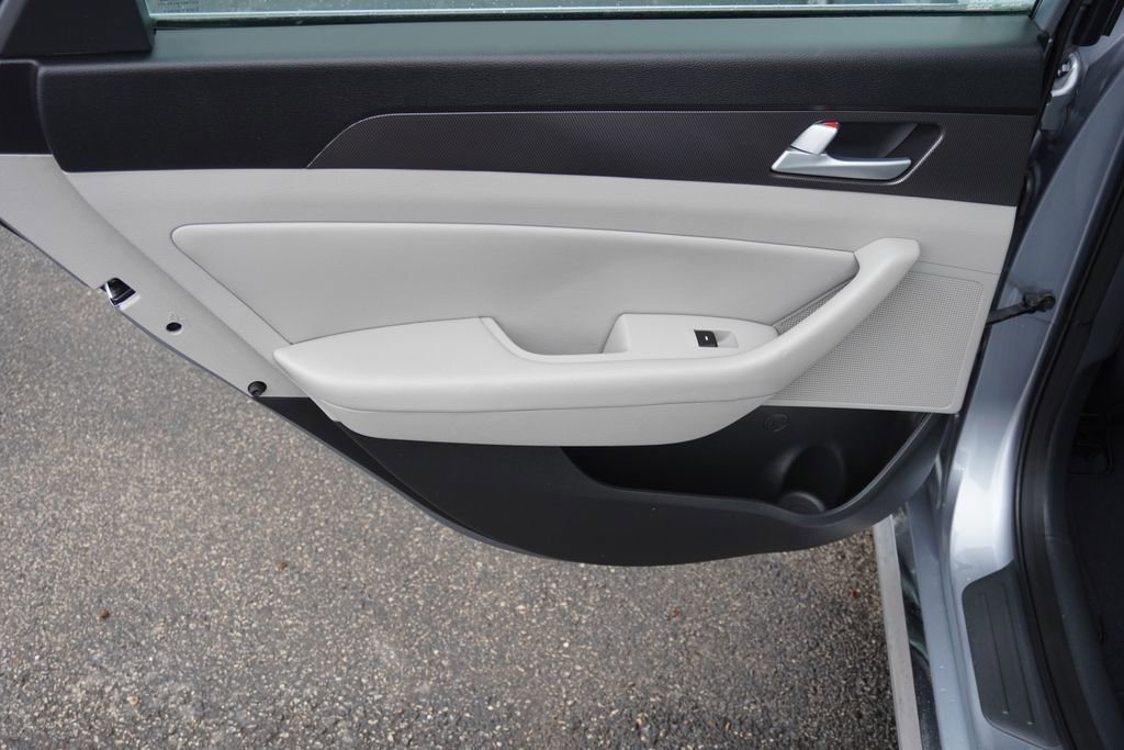 Used 2015 Hyundai Sonata Sport w/ Option Group 03 image 29