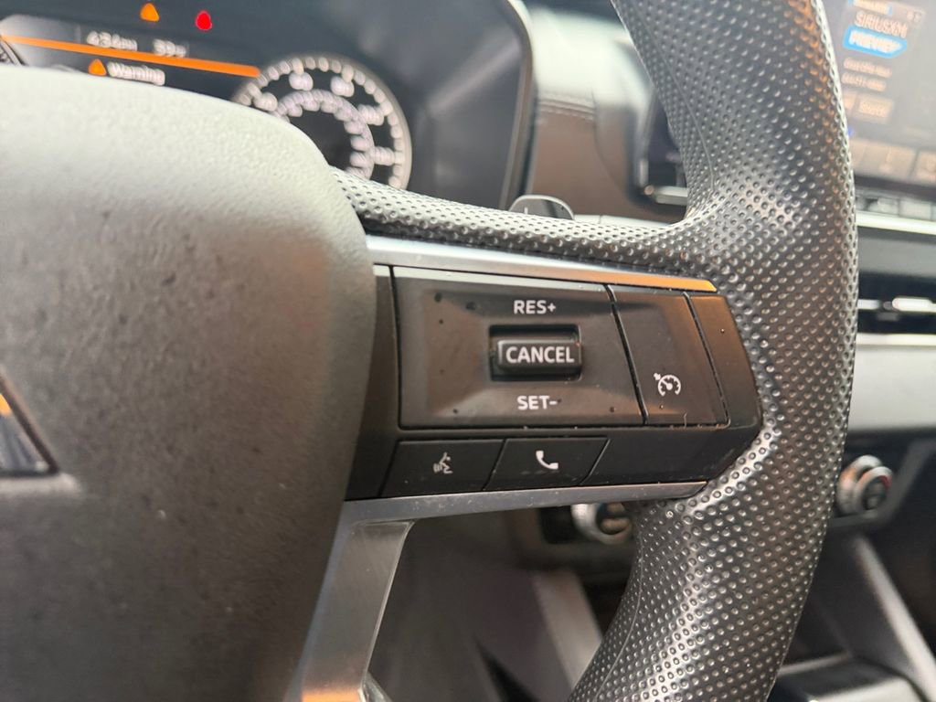 Used 2023 Mitsubishi Outlander ES image 30