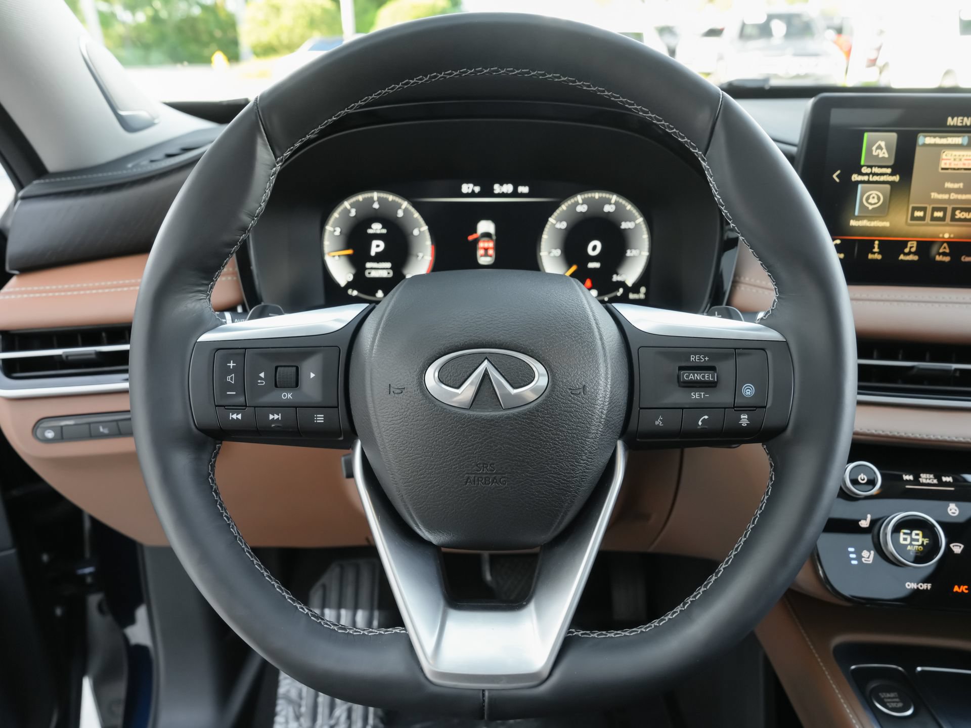 Used 2023 INFINITI QX60 Sensory w/ Vision Package AWD/4WD image 8