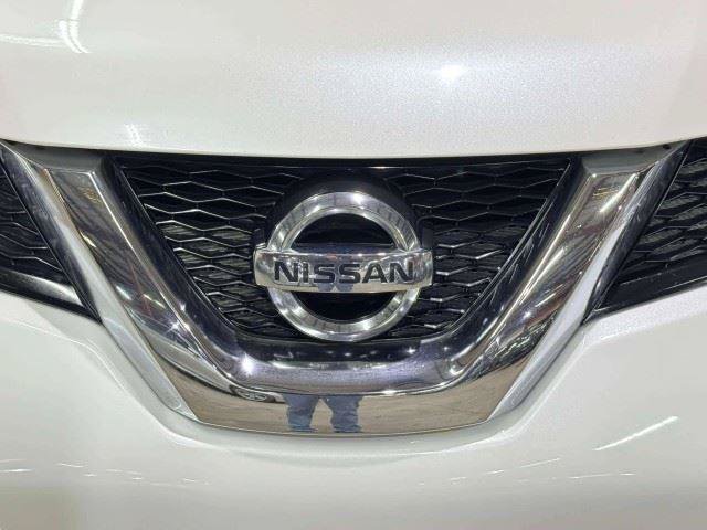 Used 2016 Nissan Rogue SV FWD image 13