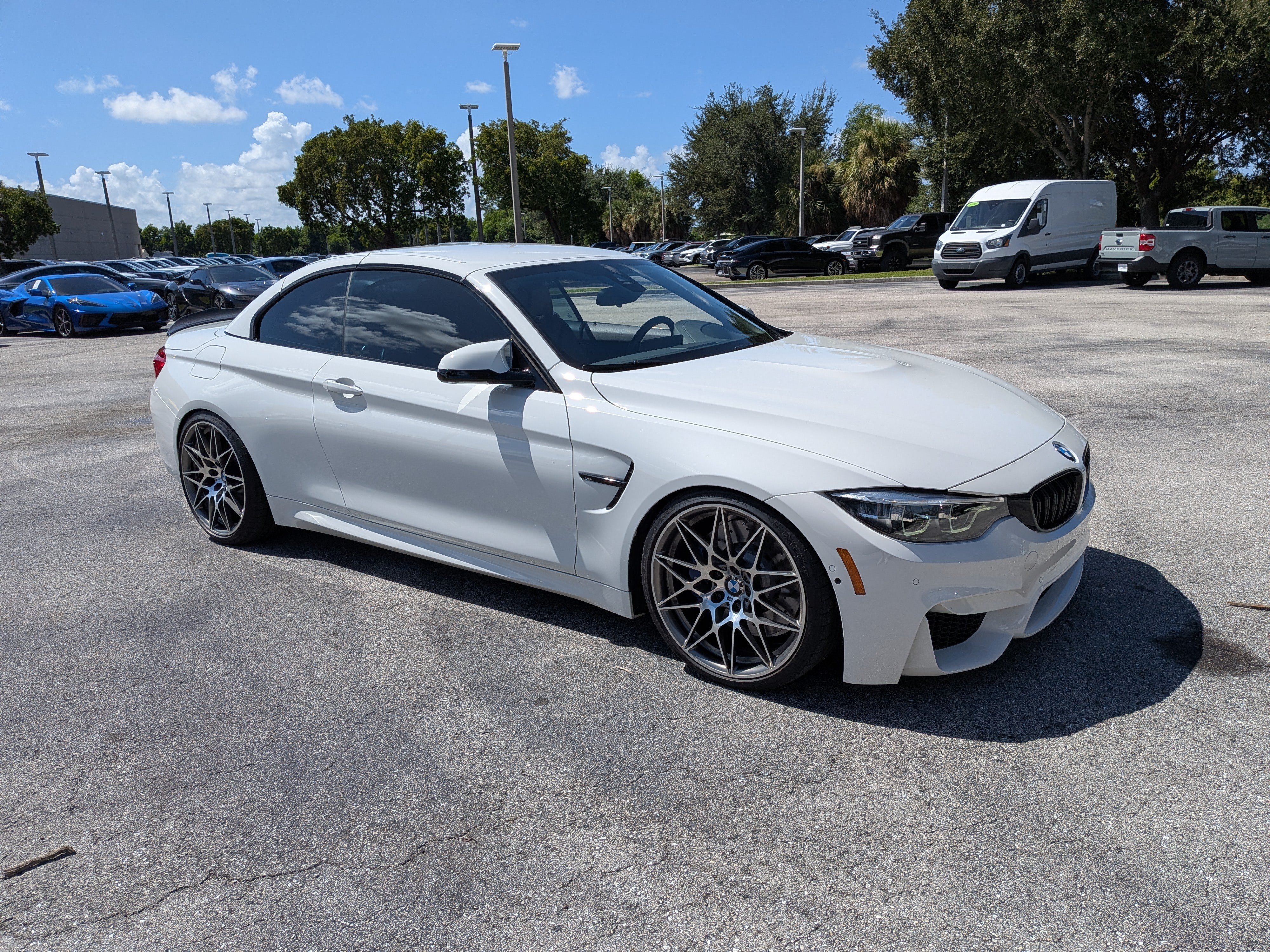 Used 2018 BMW M4 Convertible RWD image 2