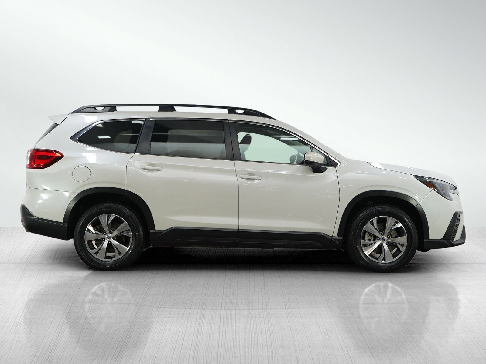 Used 2024 Subaru Ascent Premium w/ Convenience Package image 6