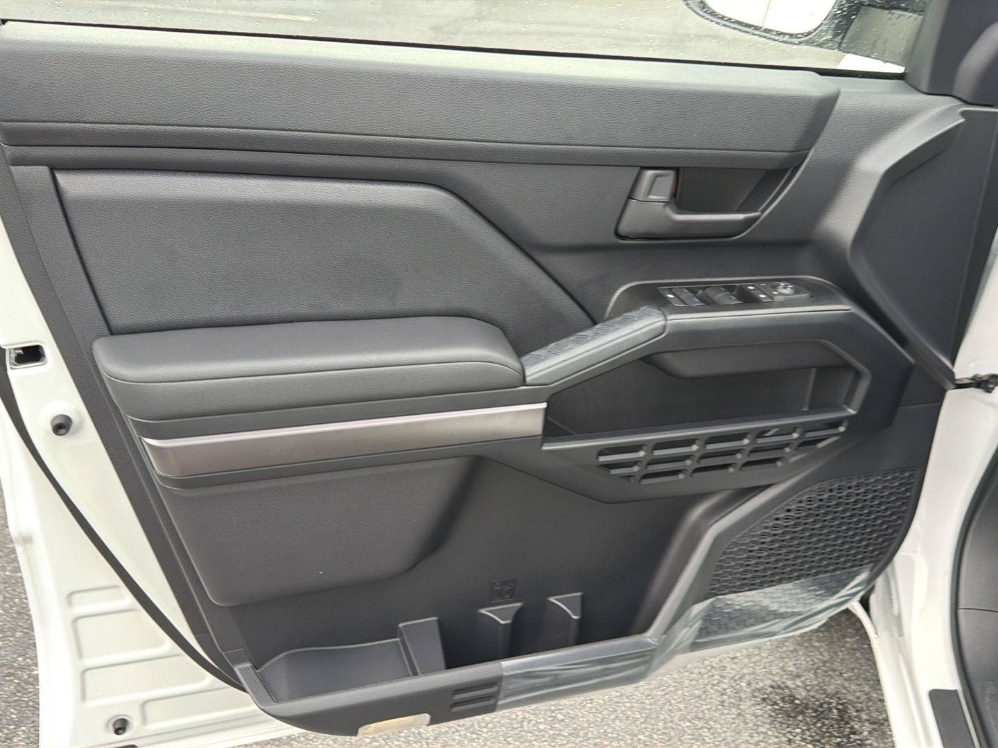 New 2026 Toyota 4Runner SR5 AWD/4WD image 16