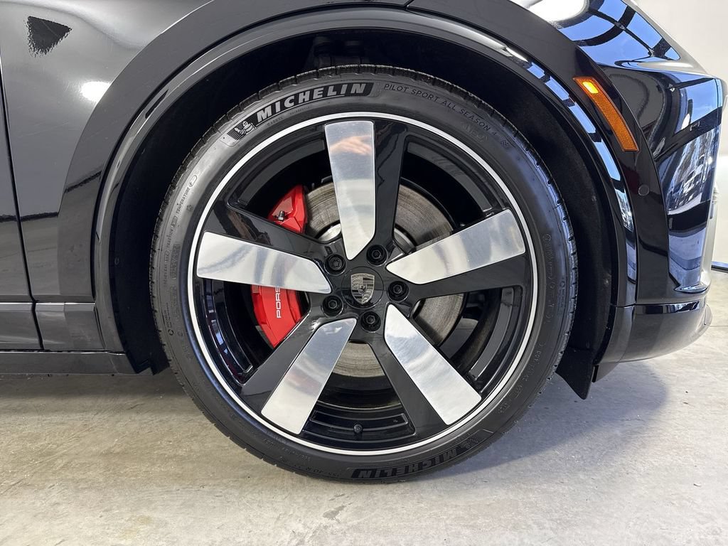 New 2026 Porsche Macan Turbo Electric AWD/4WD image 15