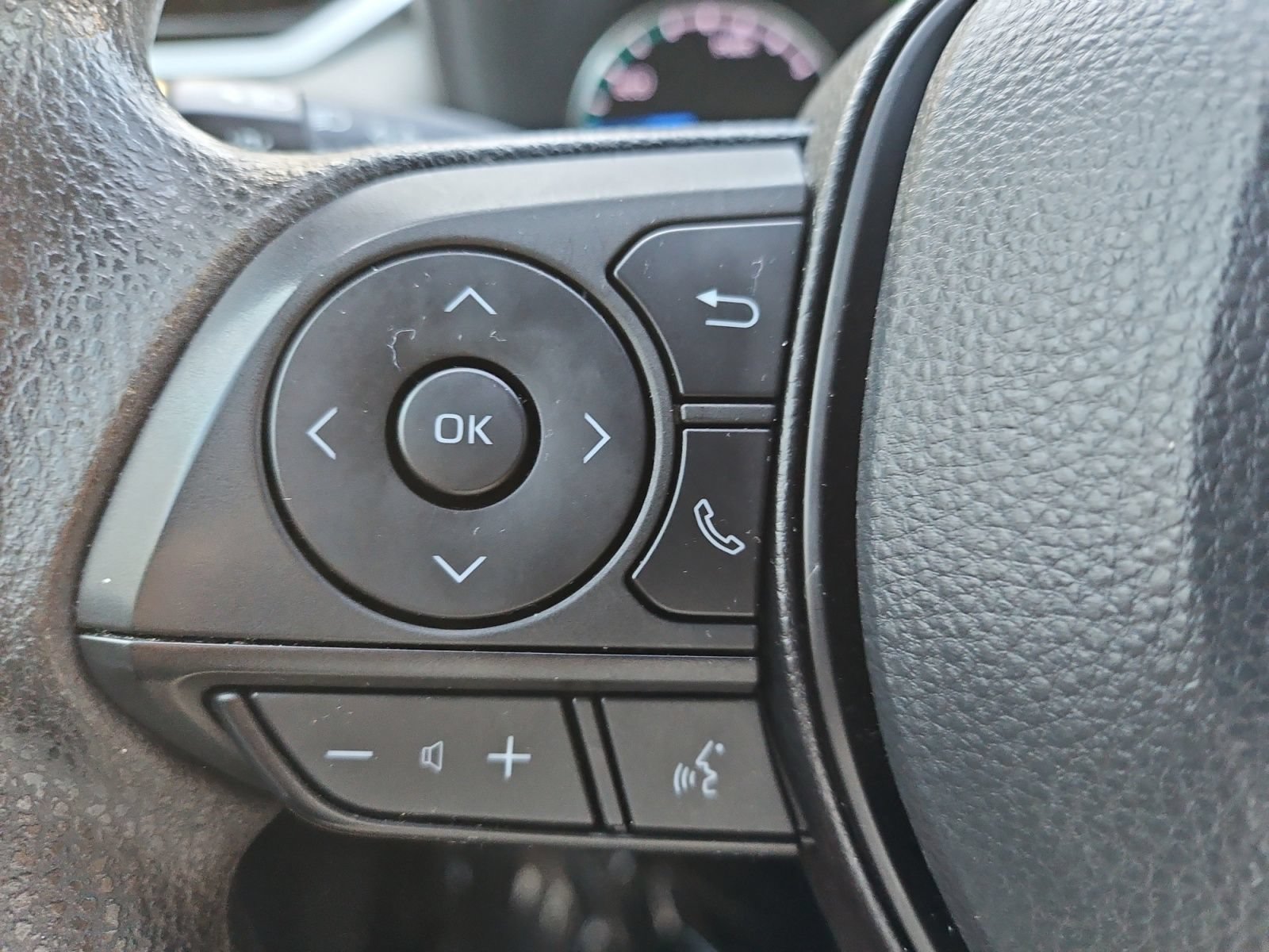 Used 2022 Toyota RAV4 XLE AWD/4WD image 30