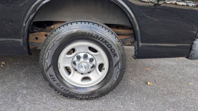 Used 2017 Chevrolet Express 2500 Work Van image 10