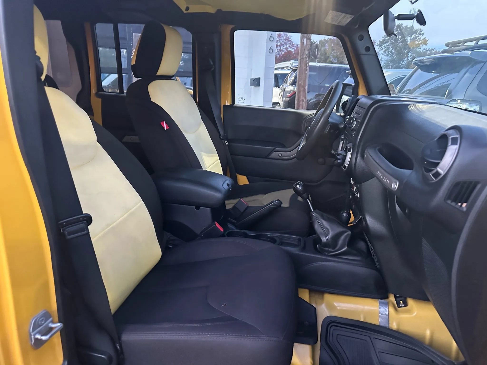 Used 2015 Jeep Wrangler Unlimited Sport AWD/4WD image 21
