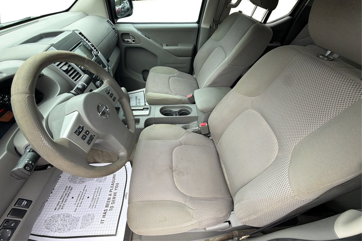 Used 2018 Nissan Frontier SV RWD image 9