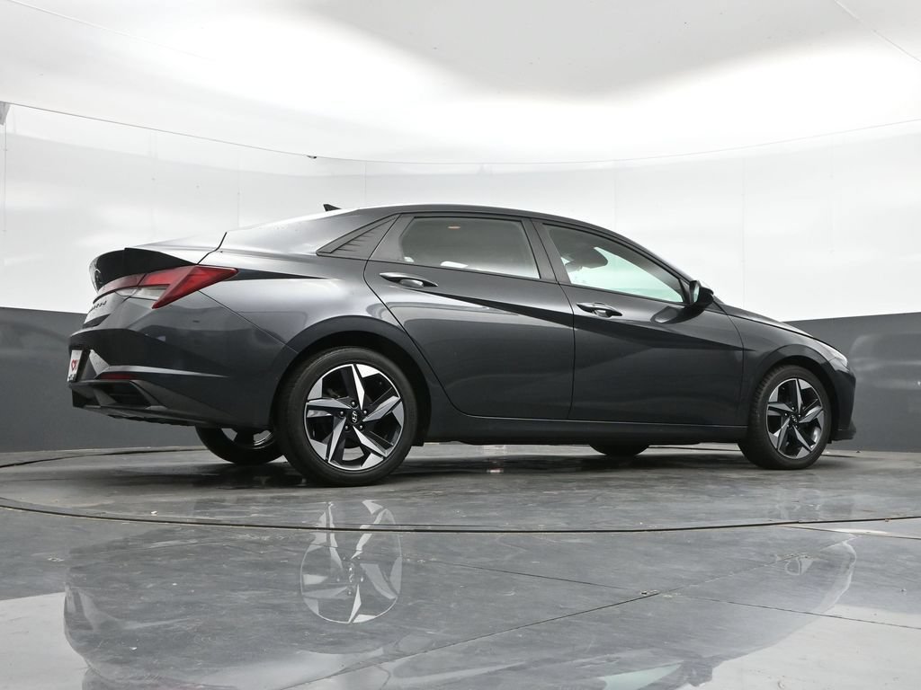 Used 2023 Hyundai Elantra SEL w/ Convenience Package FWD image 40