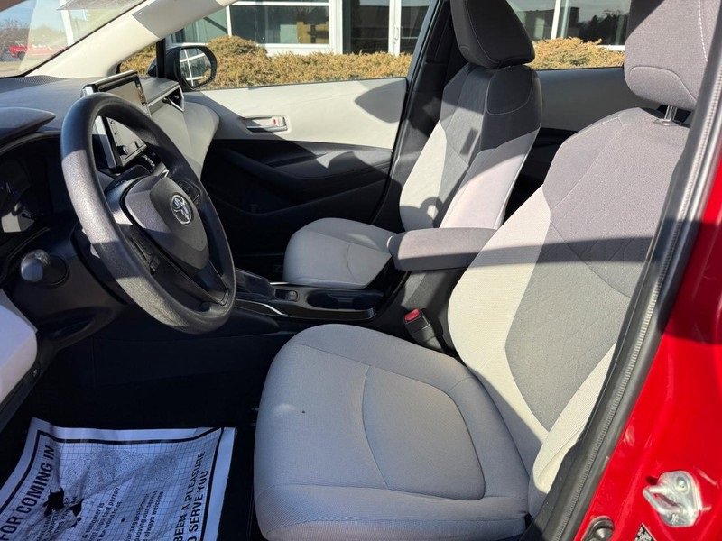 Used 2021 Toyota Corolla LE image 16