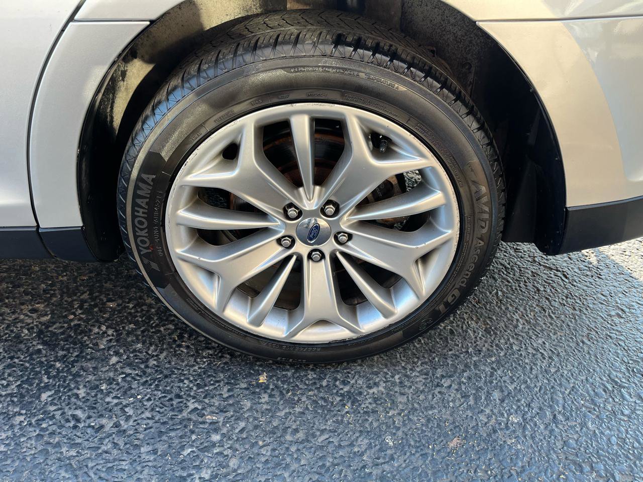 Used 2014 Ford Taurus Limited image 14