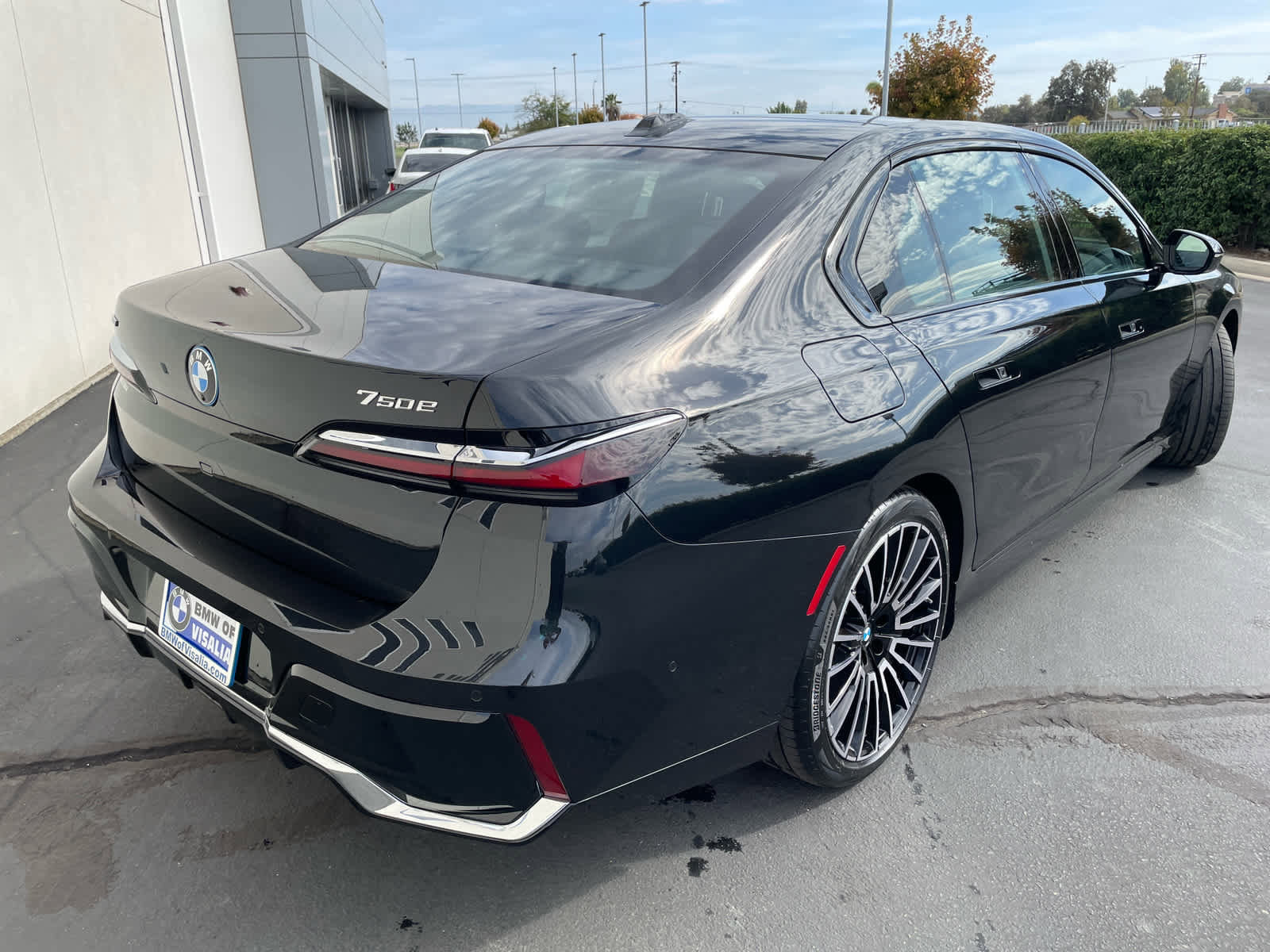 New 2026 BMW 750e xDrive w/ Executive Package image 5