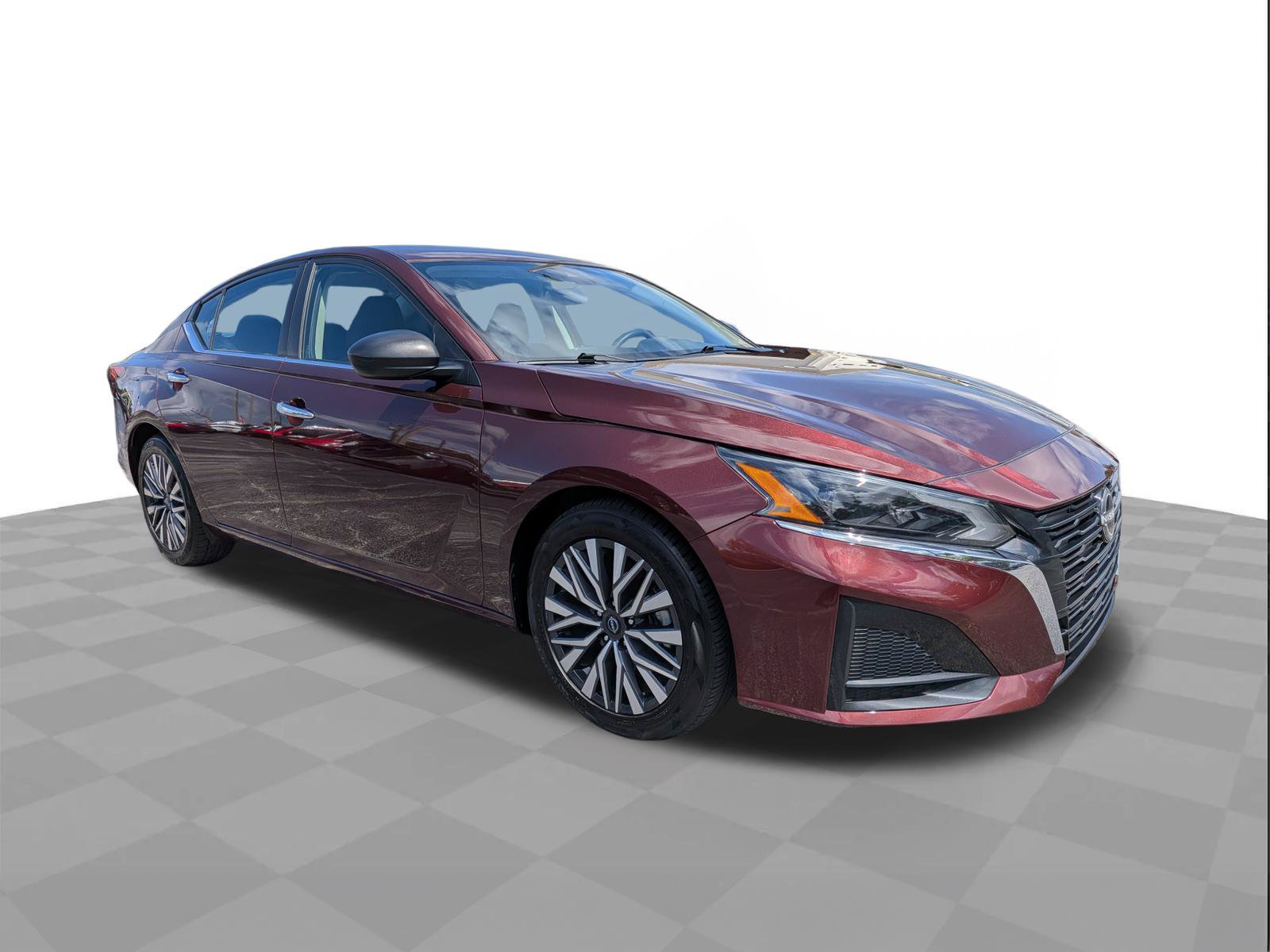 Used 2024 Nissan Altima 2.5 SV FWD image 2
