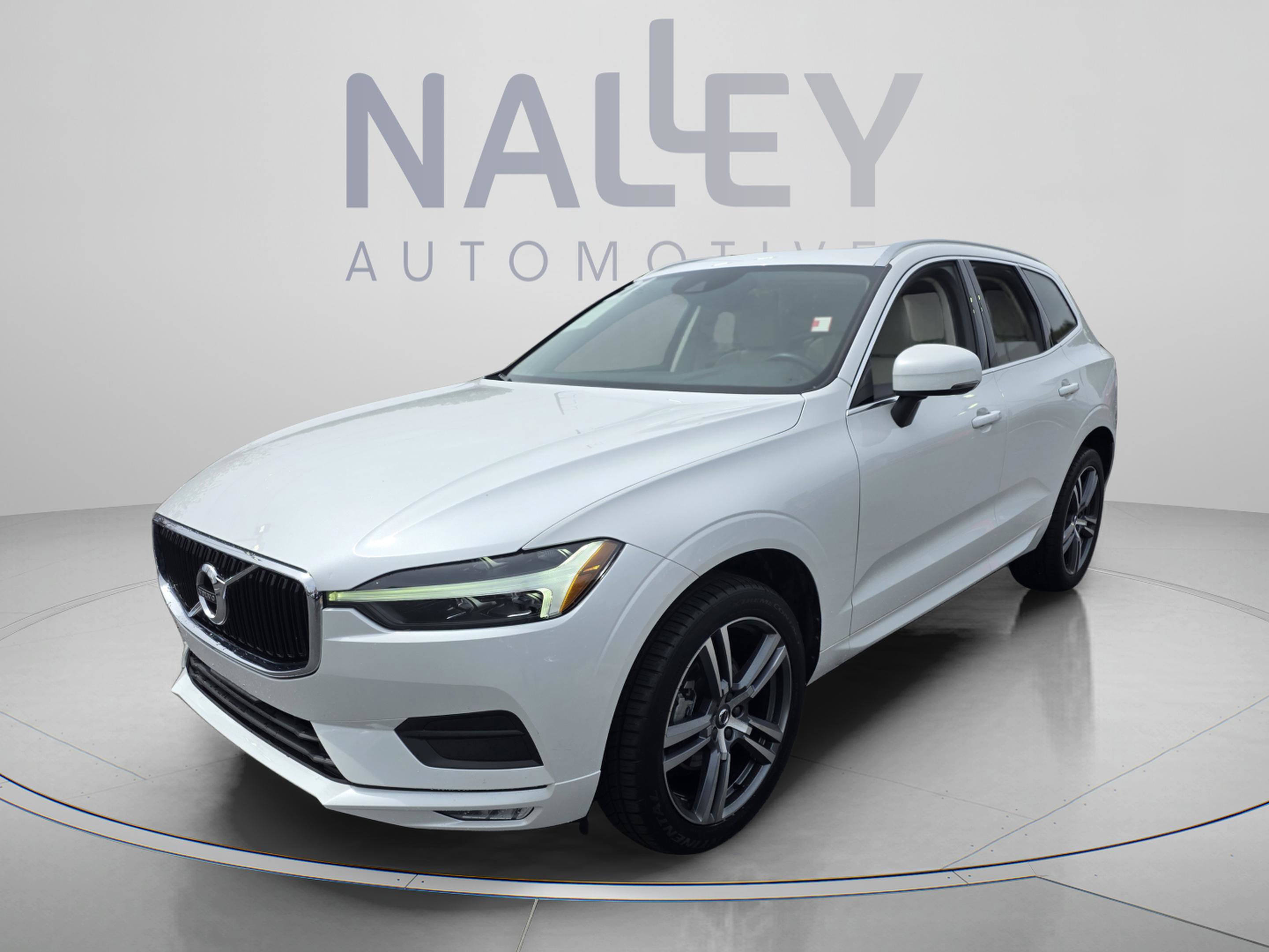 Used 2021 Volvo XC60 T5 Momentum w/ Climate Package image 8