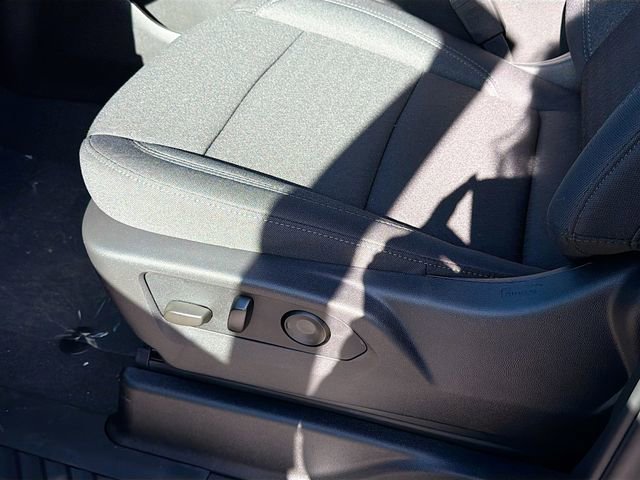 New 2026 Chevrolet Suburban LS image 18