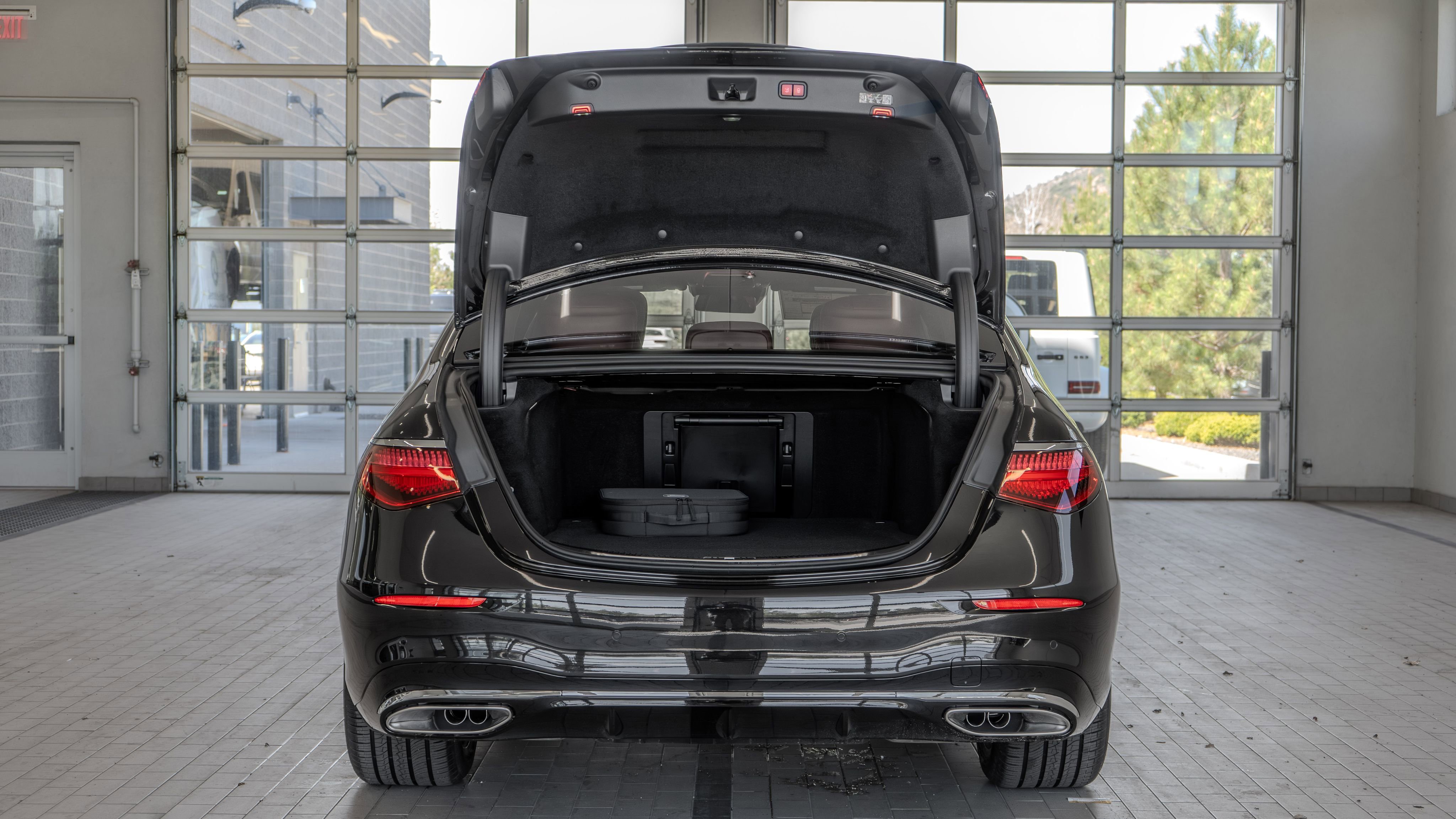 New 2026 Mercedes-Benz S 580e 4MATIC Sedan image 16