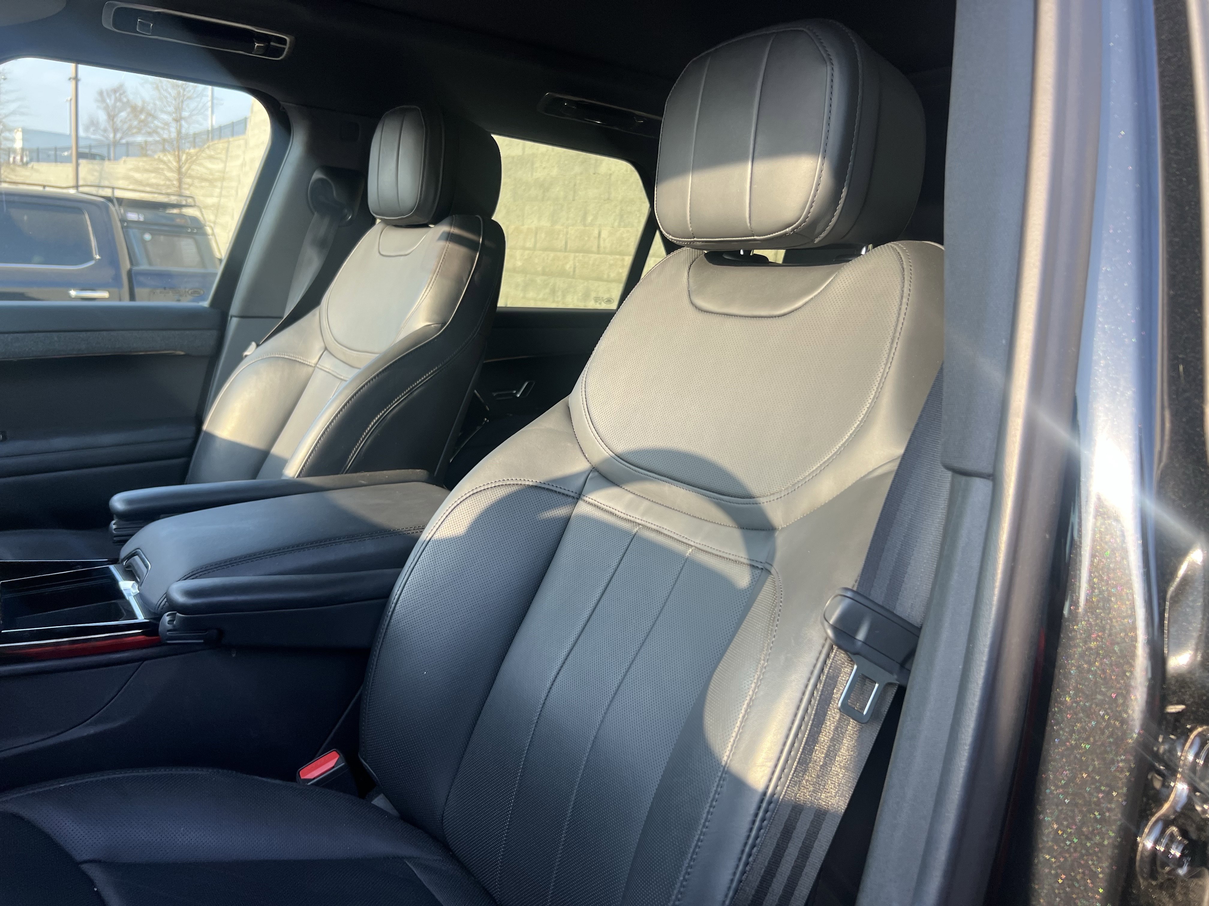 Used 2023 Land Rover Range Rover Sport SE Dynamic image 14