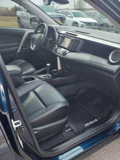 Used 2017 Toyota RAV4 Limited image 24